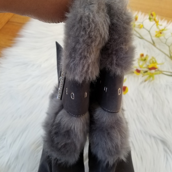 SELINA Gray Heeled Ankle Boots SIZE 9, Zip closure on the side. - Picture 11 of 16